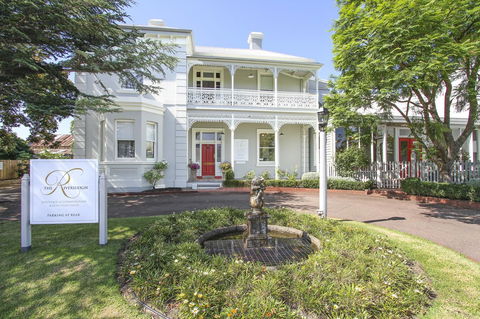 The Riversleigh - Redcliffe Tourism 9