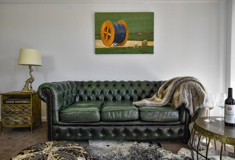 Daylesford Art Motel - Redcliffe Tourism 0