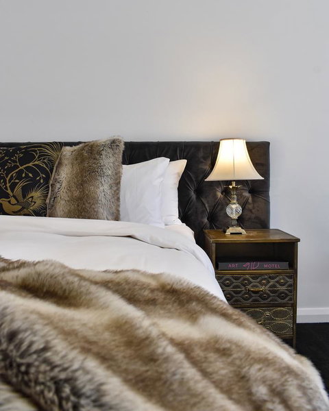 Daylesford Art Motel - Redcliffe Tourism 15