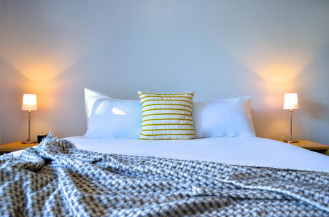 Mansfield Apartments - Redcliffe Tourism 0