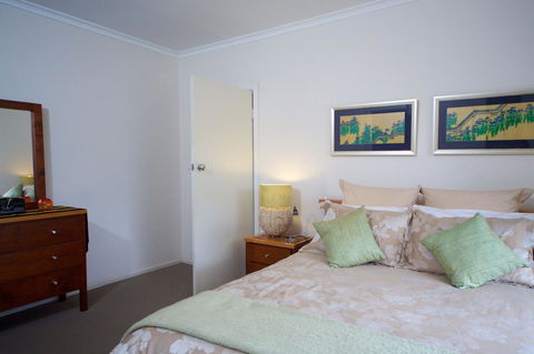 Healesville Apartments - Redcliffe Tourism 27