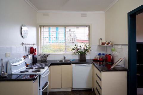 Healesville Apartments - Redcliffe Tourism 5
