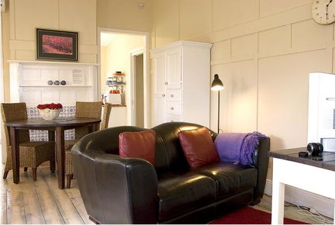 Healesville Apartments - Redcliffe Tourism 13