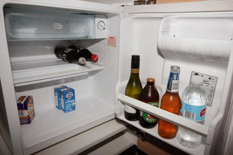 Mitchell River Tavern - Redcliffe Tourism 10