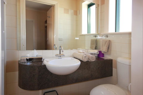 Mitchell River Tavern - Redcliffe Tourism 19