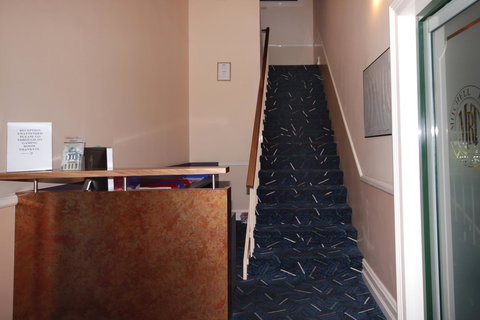 Mitchell River Tavern - Redcliffe Tourism 8