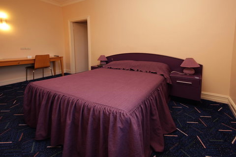 Mitchell River Tavern - Redcliffe Tourism 22