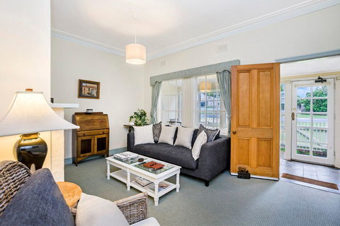 Edge17 Port Fairy Wharf - Redcliffe Tourism 1