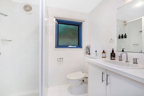 Edge17 Port Fairy Wharf - Redcliffe Tourism 11