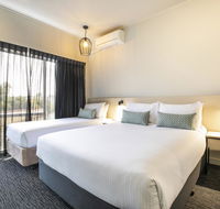 Nightcap at Excelsior Hotel - Redcliffe Tourism