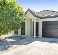 Black Lotus Townhouse - Redcliffe Tourism
