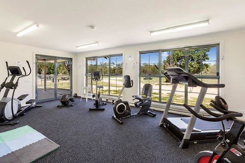 Lakeside Country Club - Redcliffe Tourism 10