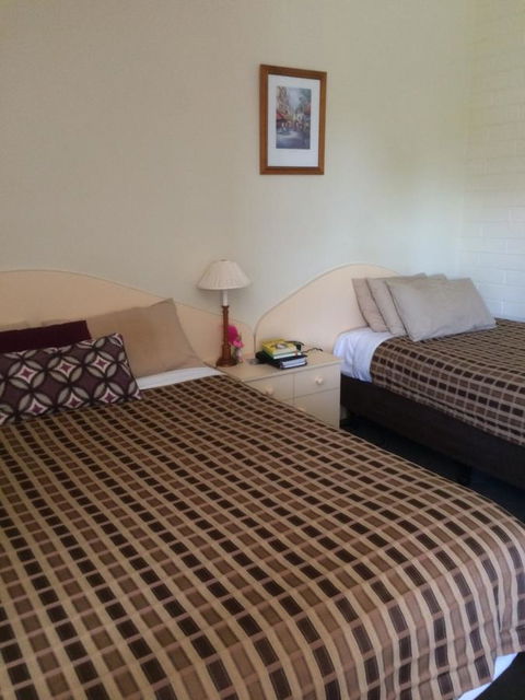 Ambassador Motor Inn - Redcliffe Tourism 27