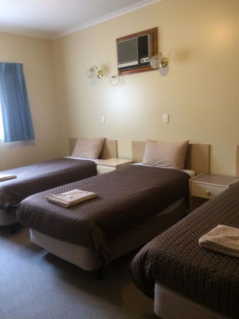 Ambassador Motor Inn - Redcliffe Tourism 25