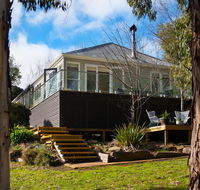 Lake Como Villa - Redcliffe Tourism