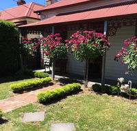 Airleigh-Rose Cottage - Redcliffe Tourism