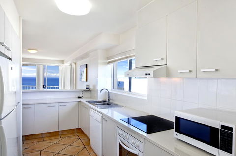 La Mer Sunshine Beachfront - Redcliffe Tourism 6