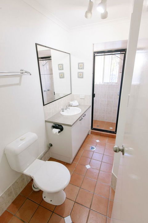 Rainbow Getaway Holiday Apartments - Redcliffe Tourism 28