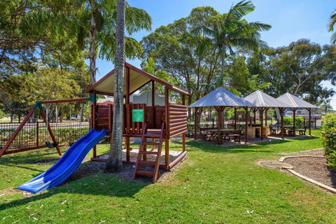 Rainbow Getaway Holiday Apartments - Redcliffe Tourism 15
