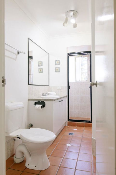 Rainbow Getaway Holiday Apartments - Redcliffe Tourism 27