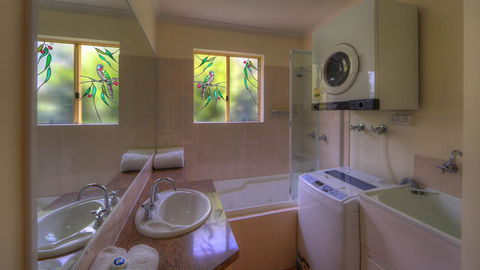 Rainbow Getaway Holiday Apartments - Redcliffe Tourism 29