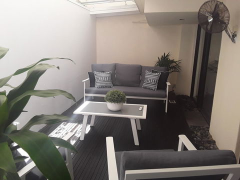 Sunseeker Holiday Apartments - Redcliffe Tourism 12