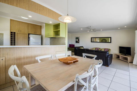 Sunseeker Holiday Apartments - Redcliffe Tourism 2