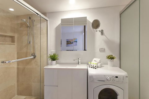 Noosa Blue Resort - Redcliffe Tourism 6