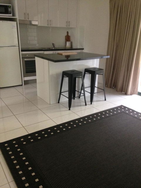 Chez Noosa Resort Motel - Redcliffe Tourism 29