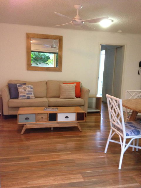 Chez Noosa Resort Motel - Redcliffe Tourism 35