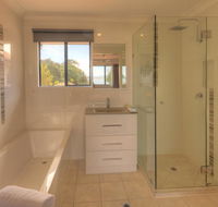 Dolphin Waters - Redcliffe Tourism