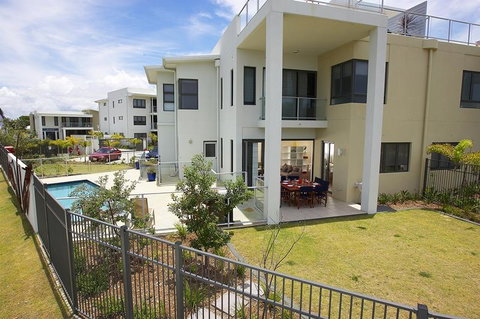 Sand Dunes Resort Accommodation - Redcliffe Tourism 16