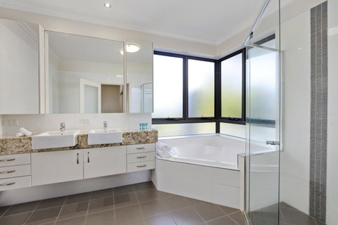 Sand Dunes Resort Accommodation - Redcliffe Tourism 25