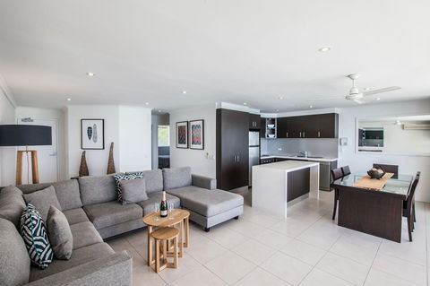 Noosa Harbour Resort - Redcliffe Tourism 32