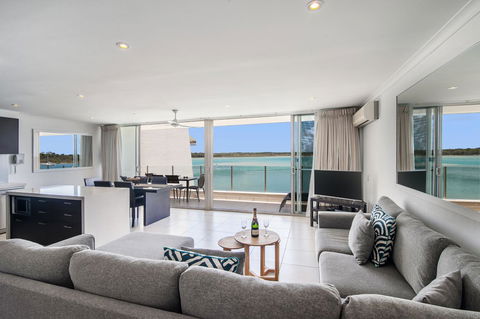 Noosa Harbour Resort - Redcliffe Tourism 34