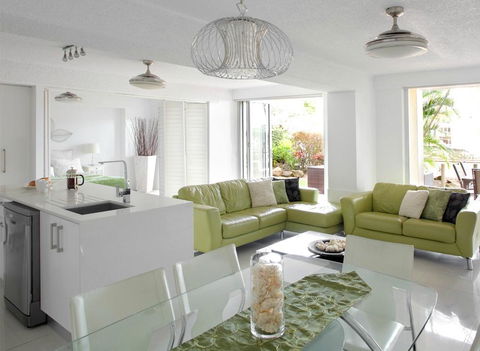Hotel Laguna - Redcliffe Tourism 2