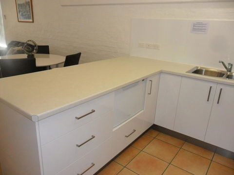 Myuna Holiday Apartments - Redcliffe Tourism 33