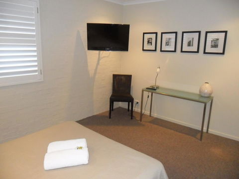 Myuna Holiday Apartments - Redcliffe Tourism 31