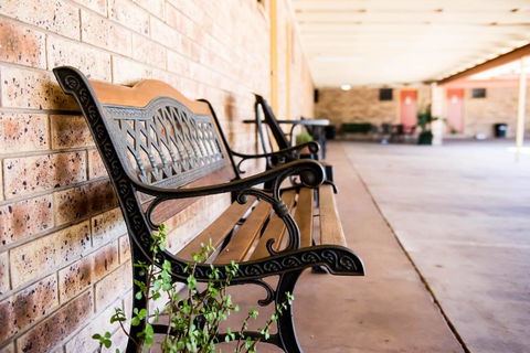 Clermont Country Motor Inn - Redcliffe Tourism 5