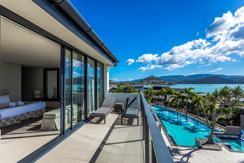 Mirage Whitsundays - Redcliffe Tourism 3