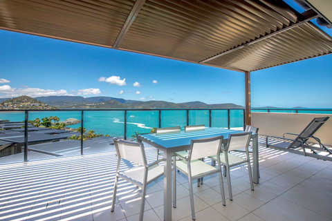 Mirage Whitsundays - Redcliffe Tourism 5