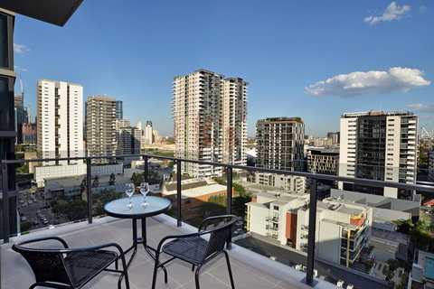 Brisbane One Apartments By CLLIX - Redcliffe Tourism 1