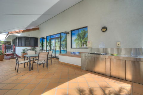Regal Port Douglas - Redcliffe Tourism 13