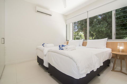 Pool Resort Port Douglas - Redcliffe Tourism 33