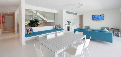 Pool Resort Port Douglas - Redcliffe Tourism 6