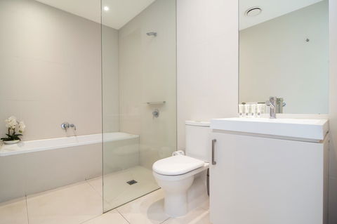 Pool Resort Port Douglas - Redcliffe Tourism 29