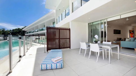 Pool Resort Port Douglas - Redcliffe Tourism 10
