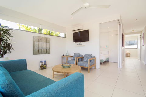Pool Resort Port Douglas - Redcliffe Tourism 12