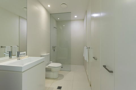 Pool Resort Port Douglas - Redcliffe Tourism 25