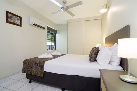 The Port Douglas Queenslander - Redcliffe Tourism 11